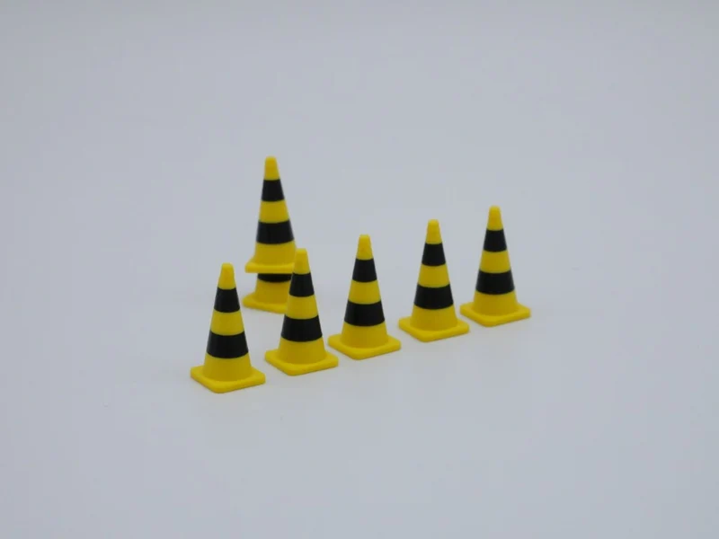 Leitkegel hoch - Maßstab 1:50 - gelb/schwarz - 20 Stück - stapelbar - Höhe 16mm