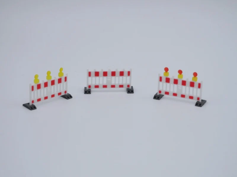 H0 Absperrschranke mit Warnleuchten - Maßstab 1:87 - Farbe rot/weiß (inkl. Transportgestell)